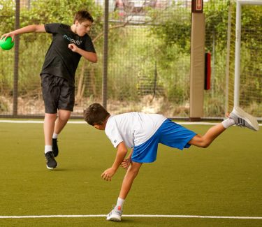 Kids playing dogeball